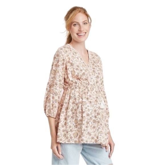 Isabel Maternity by Ingrid & Isabel Tops - NWT Isabel Maternity By Ingrid & Isabel 3/4
Sleeve Peasant Blouse Floral Size L